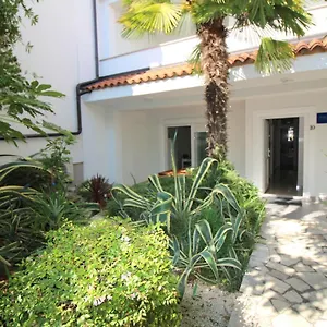  Apartment Modern Zen With Private Garden